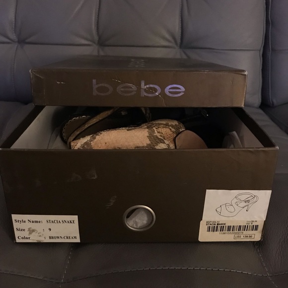 Bebe Stacia Snake Print Sandal - Picture 4 of 8